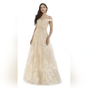 NWT Morrell Maxie Champagne Blush Embroidered Embellished Lace Evening Gown